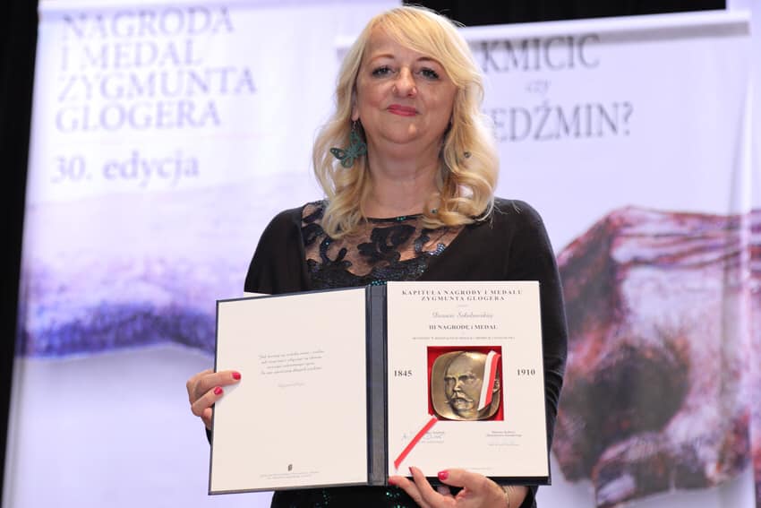 Na zdjęciu: Laureatka Nagrody III stopnia i Medalu im. Zygmunta Glogera - Dorota Sokołowska dziennikarka Polskiego Radia Białystok