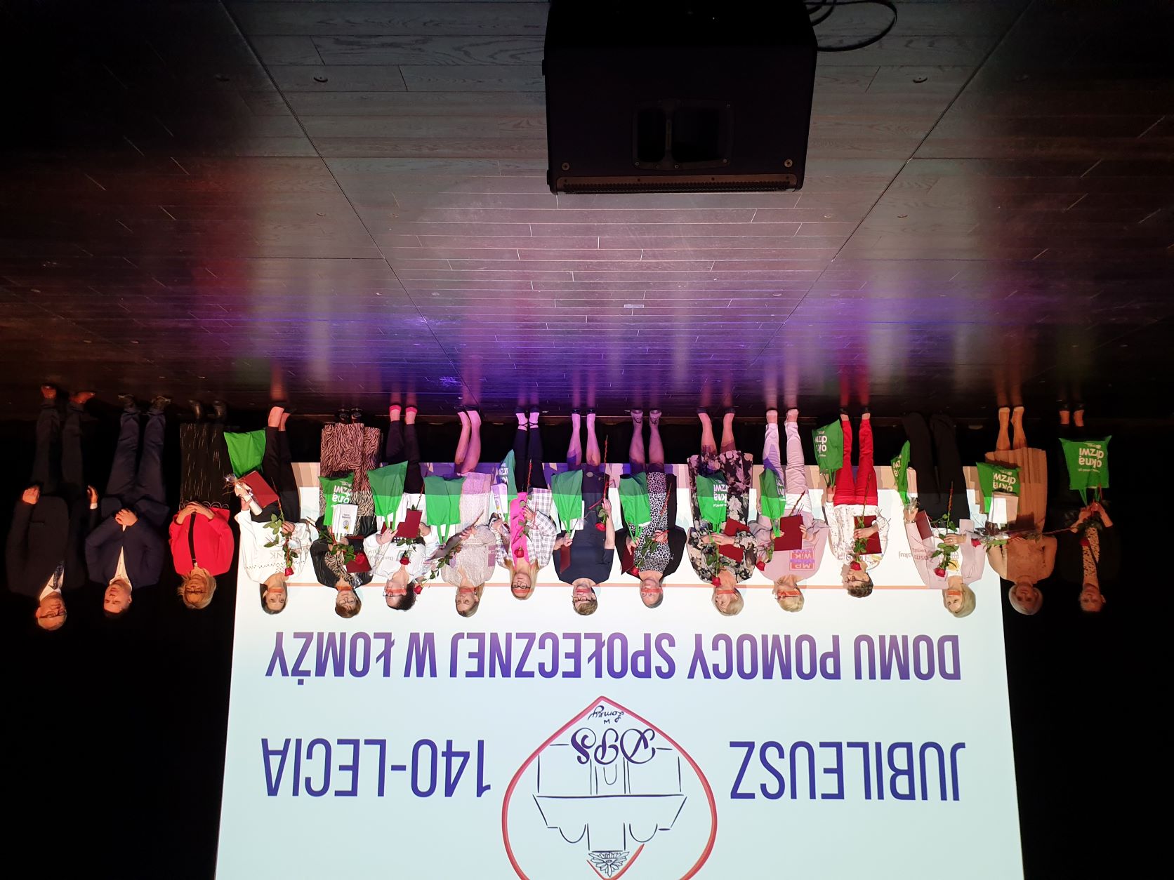 31.05.2022 r. 140 - lecie Domu Pomocy Społecznej w Łomży; na zdjęciu: wyróżnieni pracownicy Domu Pomocy Społecznej w Łomży