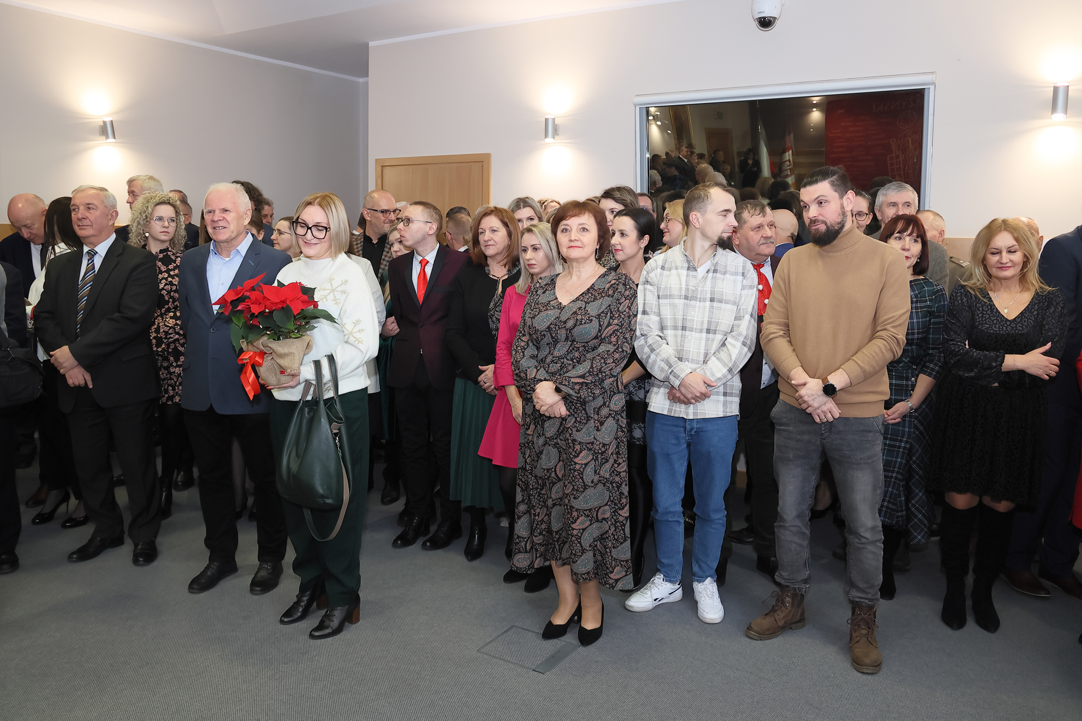 20.12.2023 r. Spotkanie Świąteczne w Powiecie Łomżyńskim, na zdjęciu: uczestnicy wydarzenia