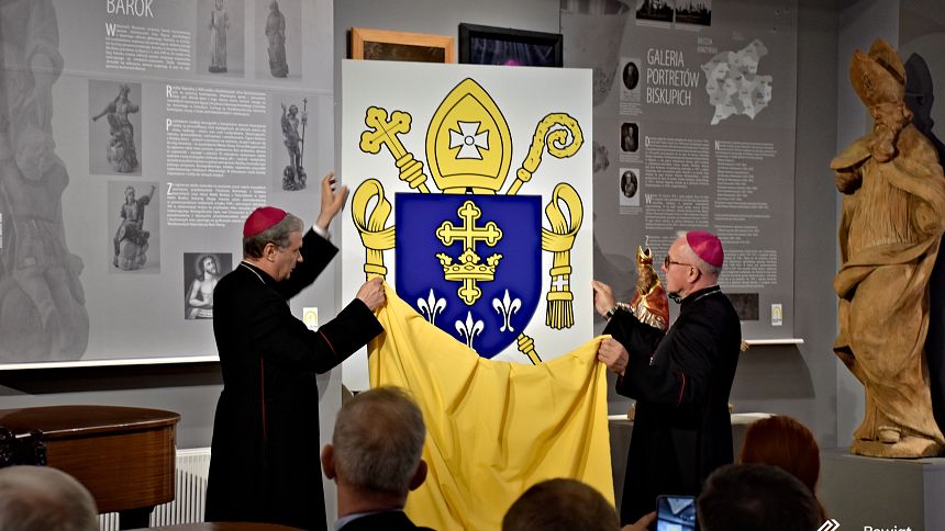 Nowy herb na 100-lecie Diecezji Łomżyńskiej