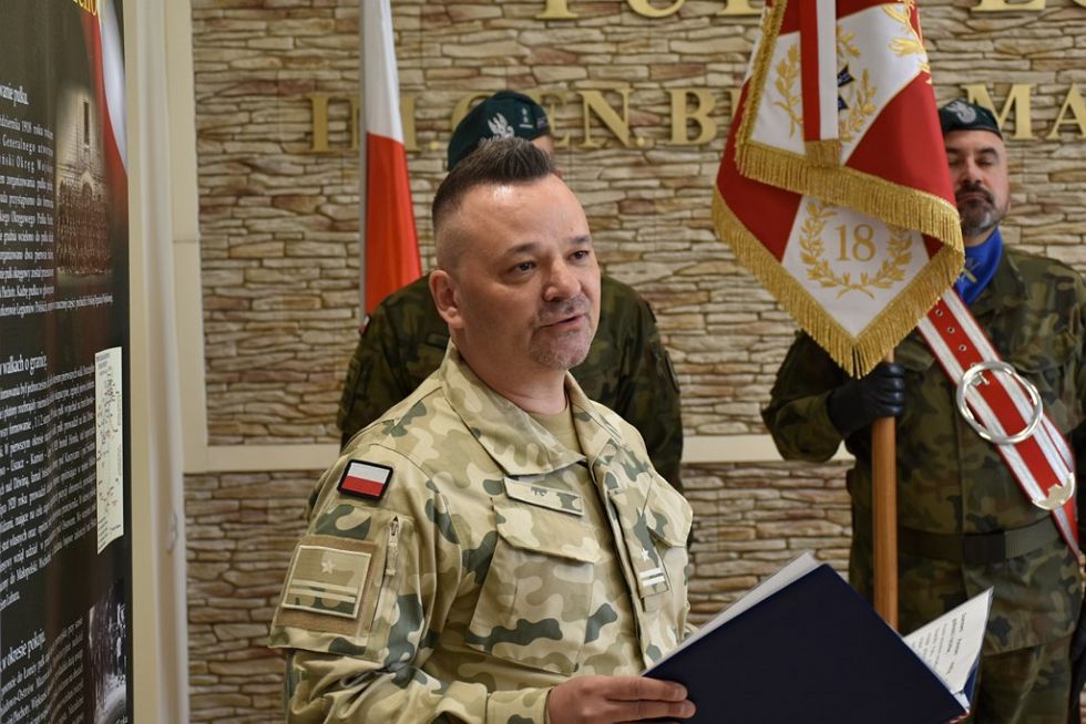 13.05.2022 r. Mjr Daniel Mazur wyrusza na misję do Iraku; na zdjęciu: mjr Daniel Mazur