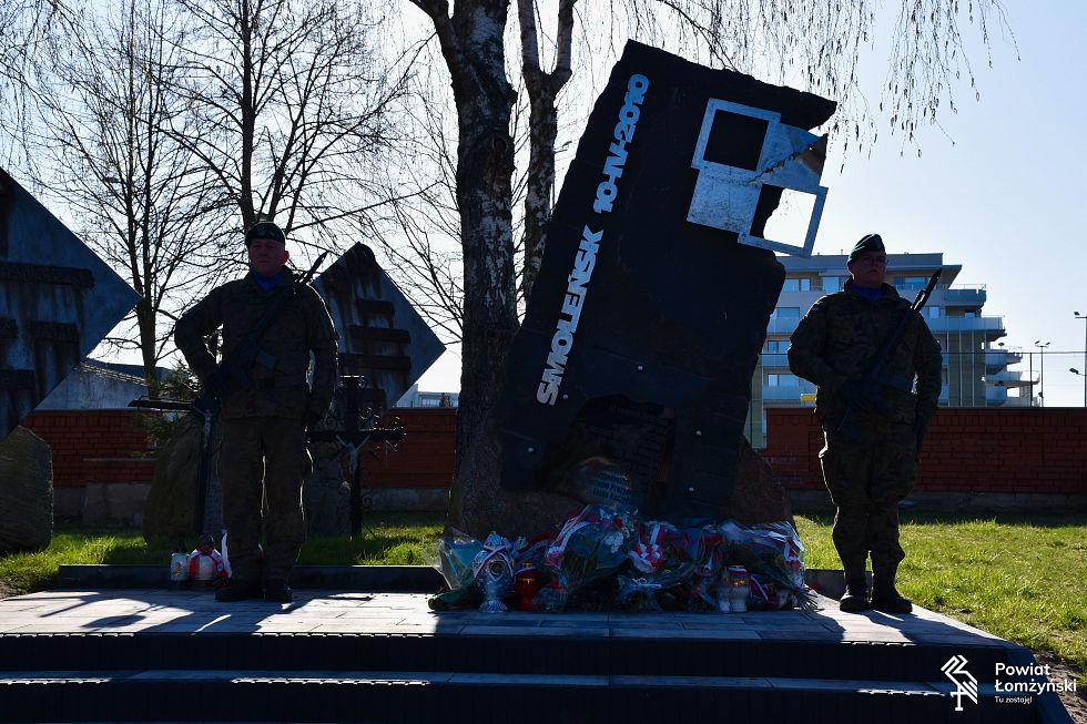10.04.2025 r.; Obchody 3 rocznic 10 kwietnia; na zdjęciu: pomnik w Dolinie Pamięci